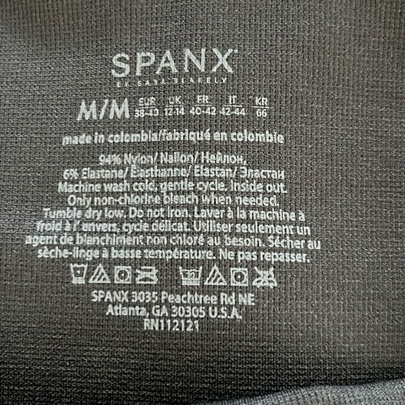 Spanx Women’s Black Camo Cropped Leggings - Picture 6 of 7